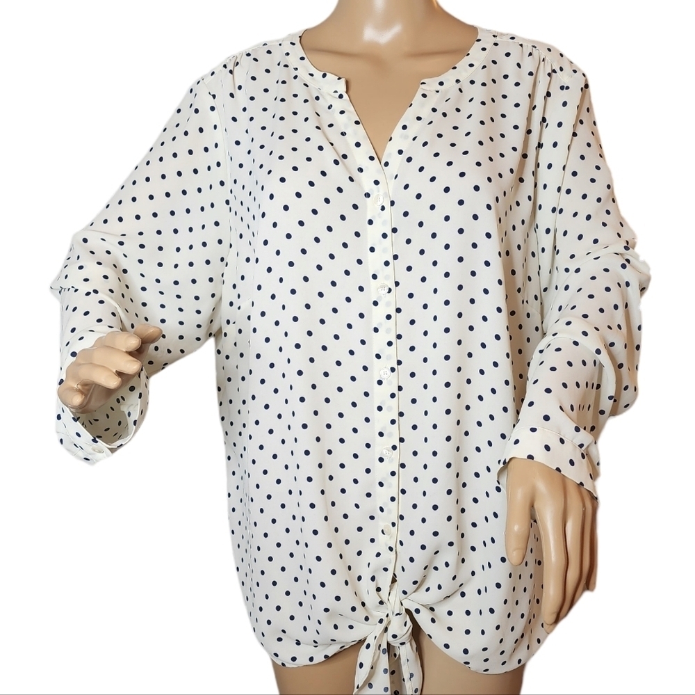 Talbots tie front button down flowy blouse. Navy/Ivory polka dots. 2X petite